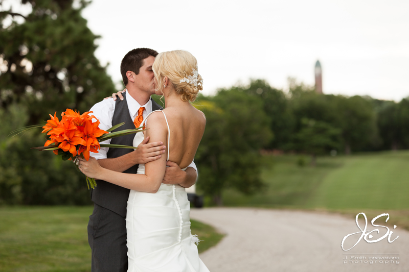 Fort Leavenworth Frontier Conference Center golf course wedding picture