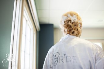 Fort Leavenworth Frontier Conference Center golf course wedding picture