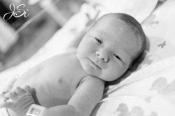 Kansas City first fresh 48 documentary newborn birth photography portrait session photography blog