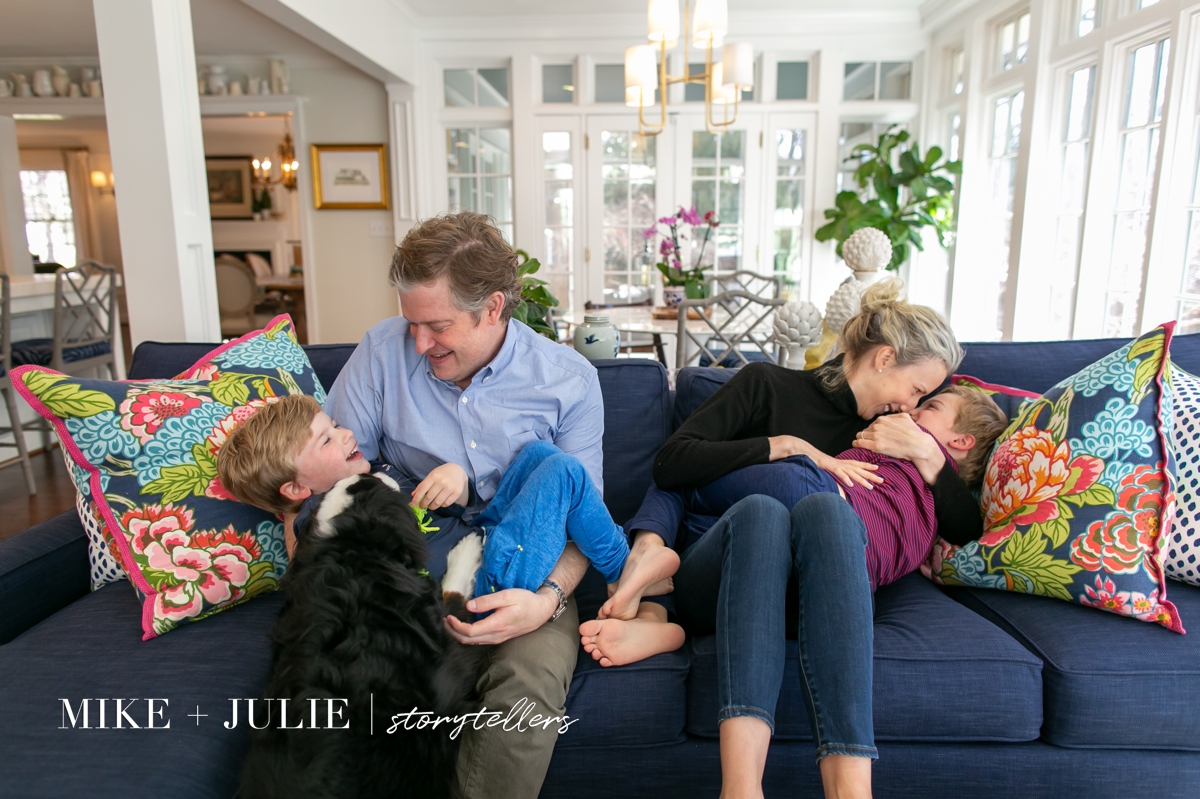 candid family photos real life documentary photo session in Kansas City