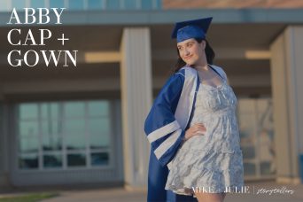 graduation cap and gown photographer in kansas city