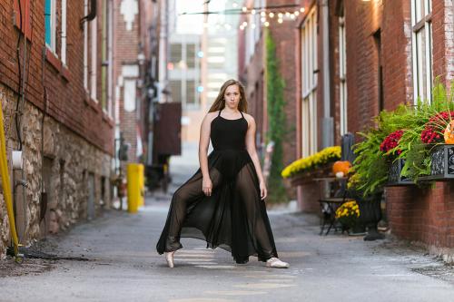 beautiful dancer in alley picture