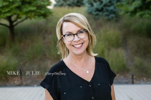 casual friendly headshot photo studio in Overland Park