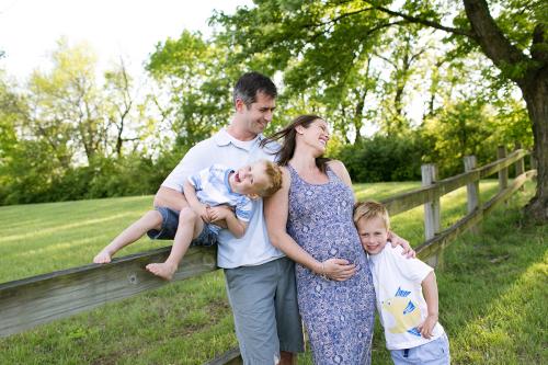 fun laid back family photo session kids being silly