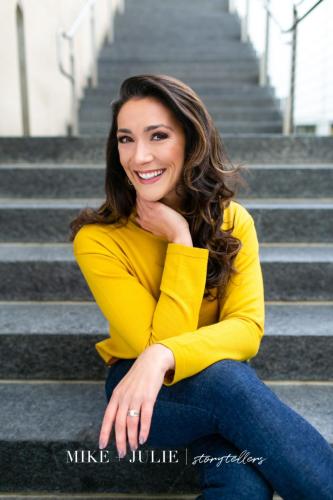 headshot photographer kansas city relaxed style