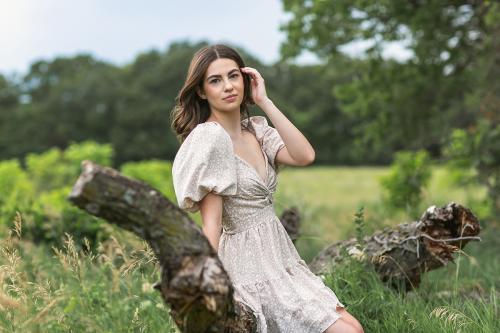 stunning shawnee mission park senior pictures