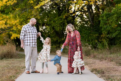 unposed family photo in Shawnee Kansas